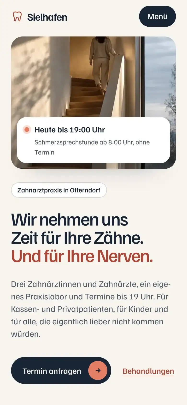 Sielhafen on a phone